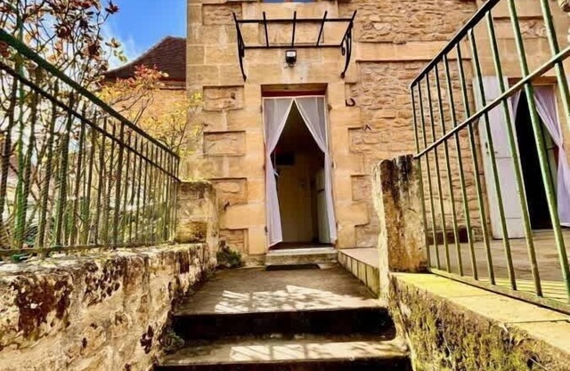 Charming village house in Limeuil for 6
