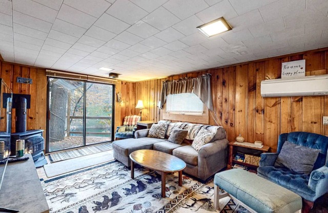 Charming Waterfront River Bungalow with Access to Big Sebago & Long Lake
