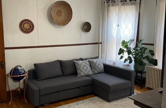 Charmingly vintage 2BR near downtown - Unit 2