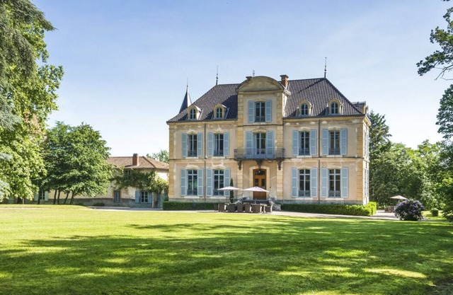 Chateau Les Bardants and Maison