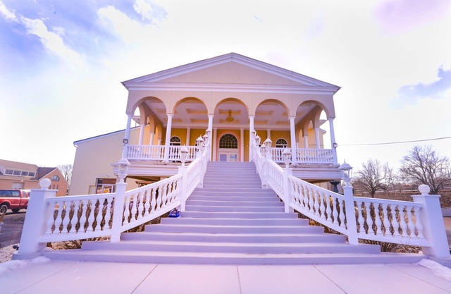 Chateau Suites
