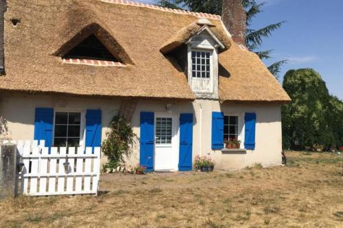 Chaumière avec sa toiture recouverte de chaume !