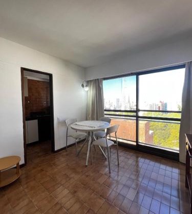 Check and Home - Yrigoyen - 2 Huéspedes en el Centro