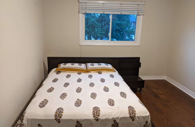 Cheerful 1-private bedroom in detached house