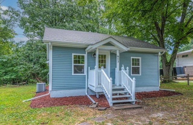 Cheerful 2BR Cottage on a Private Road