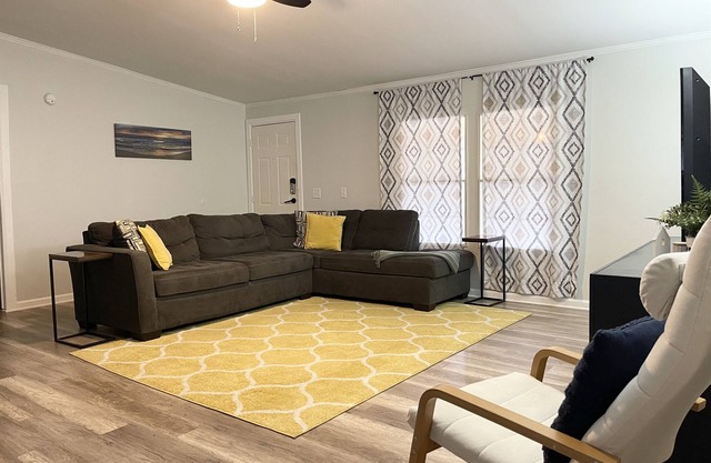 Cheerful 3 Bdrm Mfd Home w/ Relaxing Atmosphere