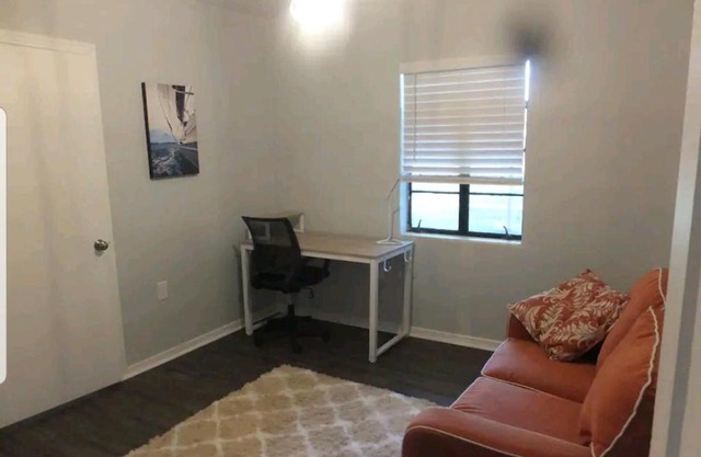 Cheerful 3 bed 2 bath with Office, Patio, and Yard