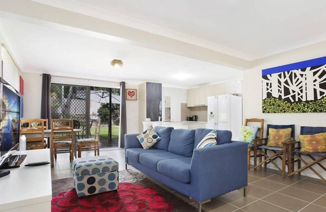 Cheerful 3 Bedroom Home in Ashmore