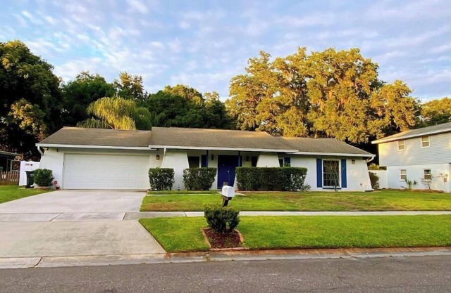 Cheerful 3-bedroom home with pool and office