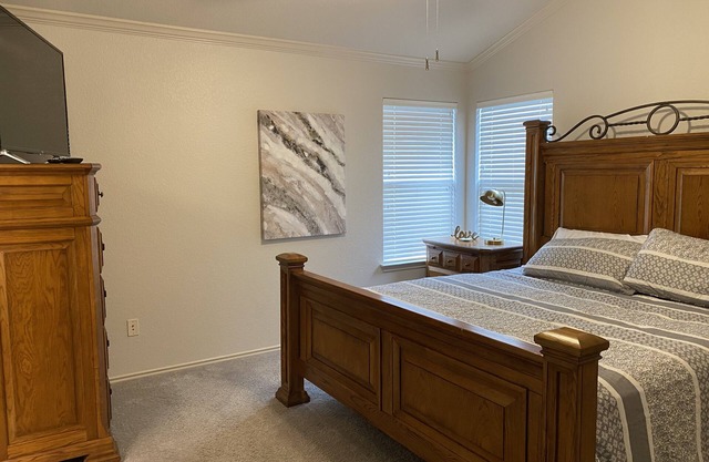 Cheerful 4 Bedroom Private Home