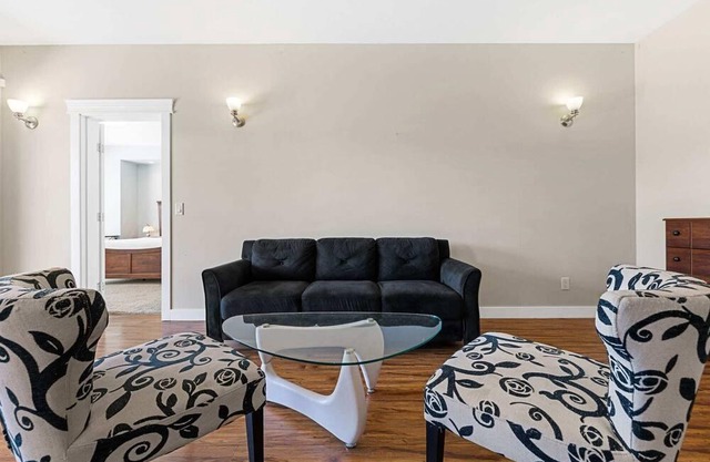 Cheerful 4BD Home in Kelowna