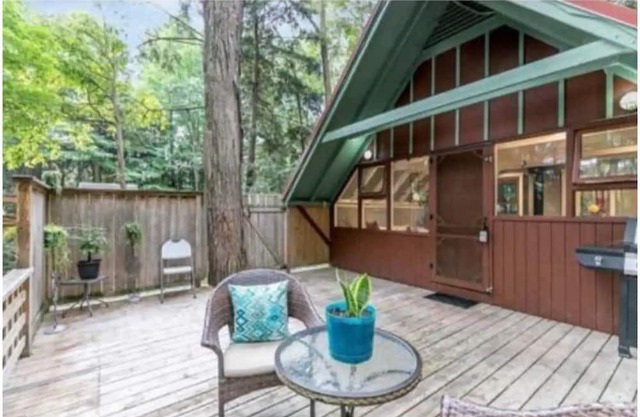 Cheerful-Secluded one Bedroom Chalet Year Round