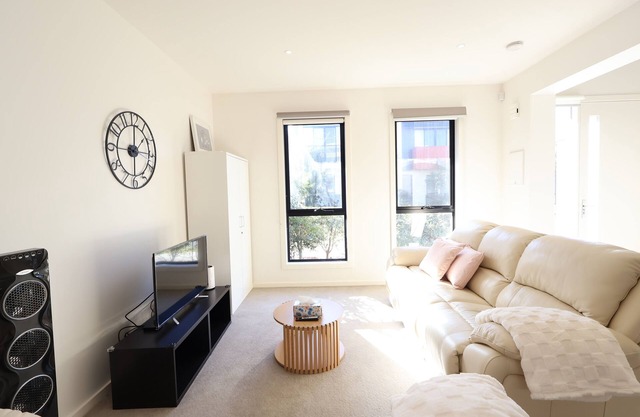 Cheltenham Southland Family Retreat Entire 3BR, Southland Family Retreat Entire 3BR 2.5 Bath modern