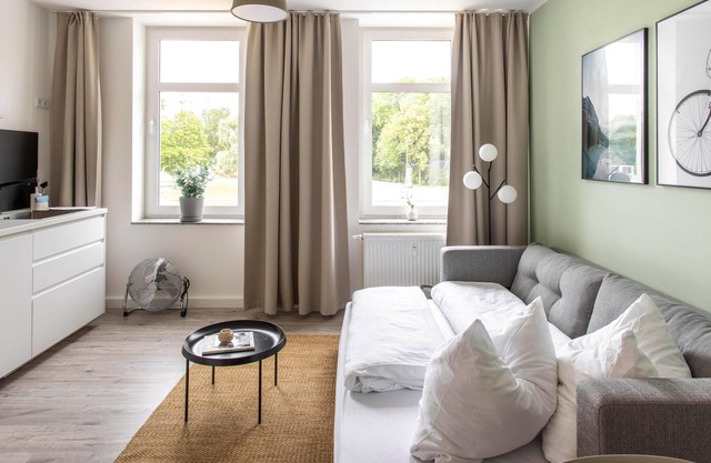 Chemnitz Hartmannstr | Two-Bedroom Suite + Balcony