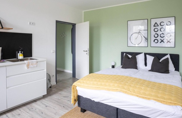 Chemnitz Hartmannstr | Suite + Bathtub