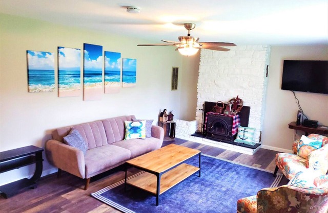 *Chesapeake Bayside Bungalow*
