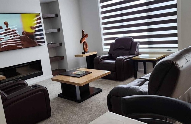 ChessKings Luxurious 4 Bedrooms in Sage Creek