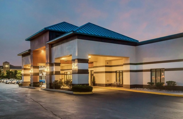 Chester Hotel & Conference Center