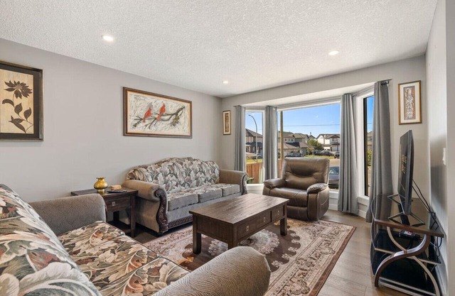 Chestermere Lake Escape | Lakefront | Private Dock