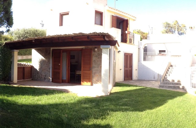 Chia: Cottage with garden, air conditioning, barbecue,and parking.