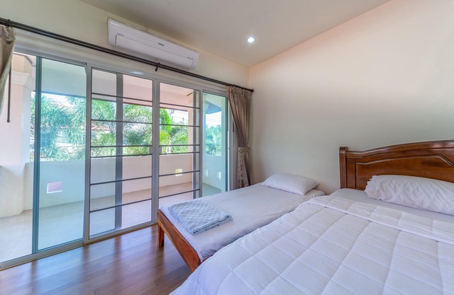 Chiang Mai Rungarroon Villa-Free Airport Pick-up & Breakfast
