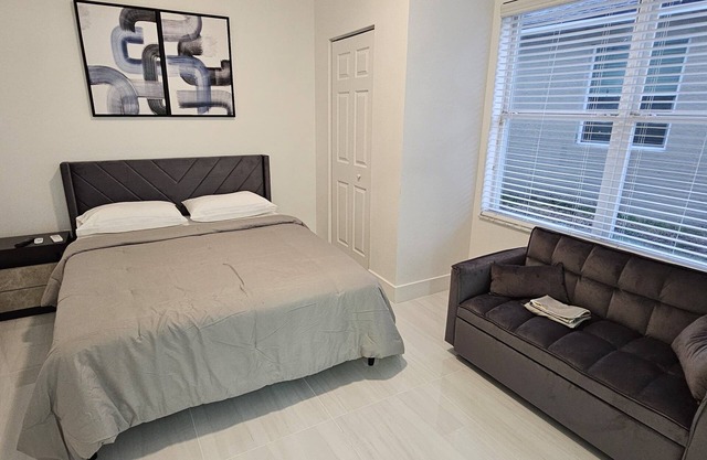 Chic 1-bedroom apartment with WiFi, AC in phenomenal Riverview