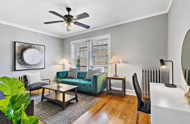 Chic 1BR Apt Close to Everything - Marshfield E3