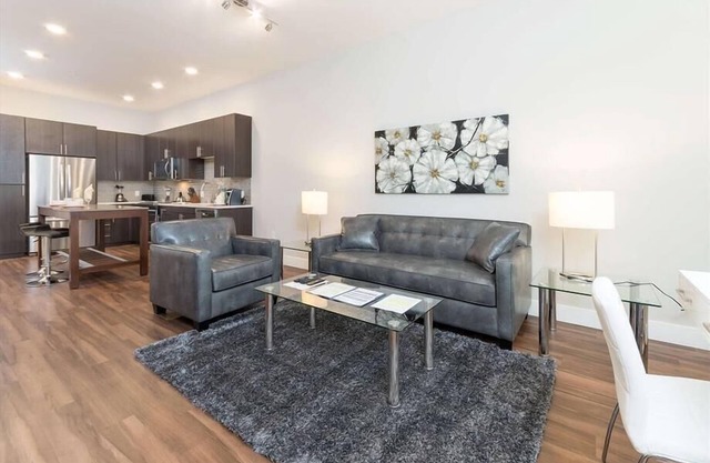 Chic 1BR | Rooftop Terrace | Pool | Mountain View