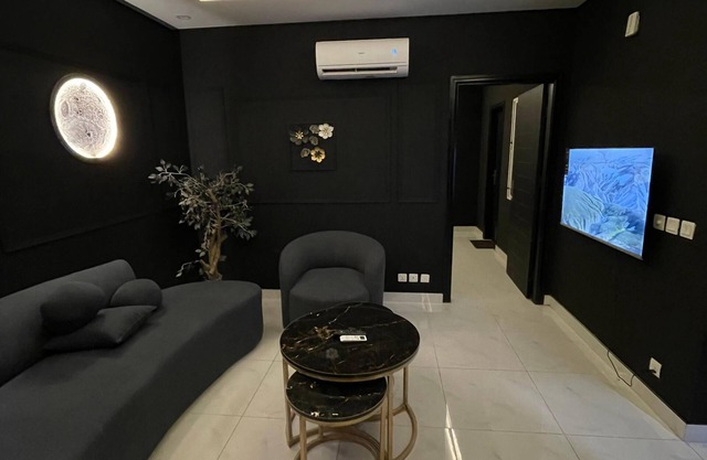 Chic 2-bedroom apartment with AC, WiFi in awesome Lahore