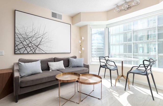 Chic 2-Bedroom Condo in the Heart of Yorkville