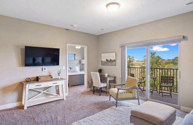 Chic 2-bedroom apartment with AC, fitness room in amazing West Des Moines