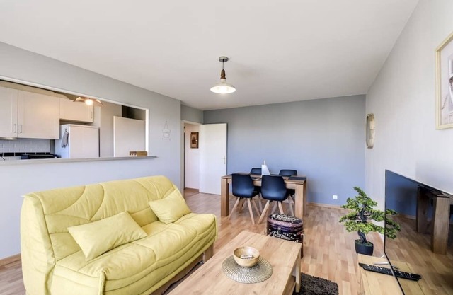 Chic Apart With Parking and Balcony