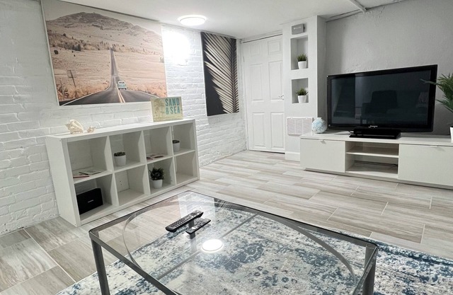 Chic apartment in the heart of Little Itlay