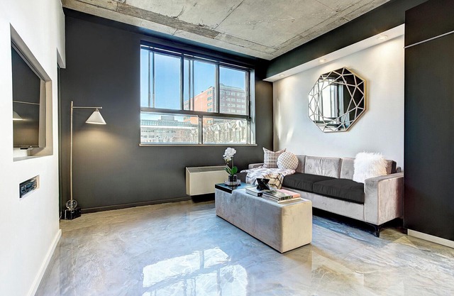 Chic Apartment with All Amenities