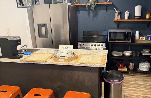 Chic Boho Carriage-house 5 mins from Downtown, Gilcrease Tulsa