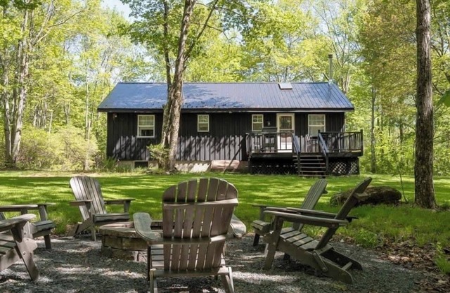Chic Cabin with Hot Tub and Fire Pit