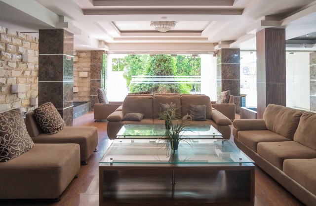 Chic City Hotel Denpasar (20 min to beach - Central BALI)