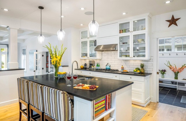 Chic Home with Stunning Patio, 5-min drive to Downtown