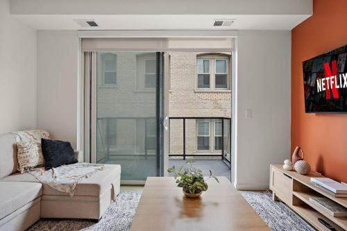 Chic & Luxury 1Bd Condo In Downtown Minneapolis, Minutes From Minneapolis Convention Center & US Bank Arena