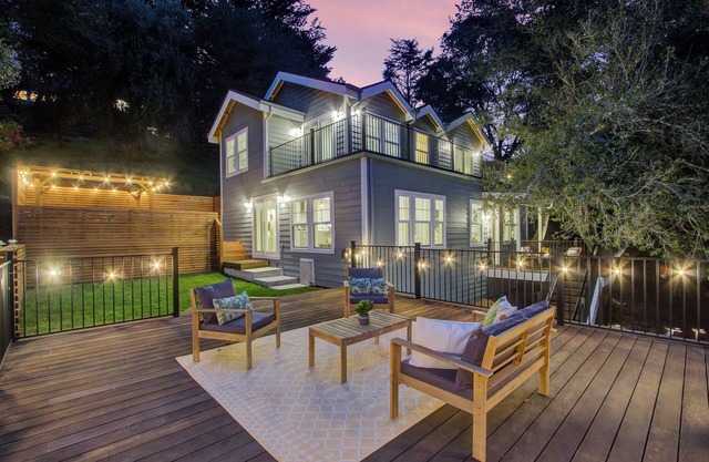 Chic Oasis in the Oakland Hills