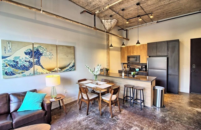 Chic Ultramodern Loft w/Designer Features+WD