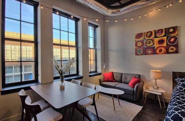 Chic Ultramodern Studio Loft w/Designer Features