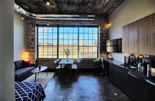 Chic Ultramodern Studio Loft w/Designer Features