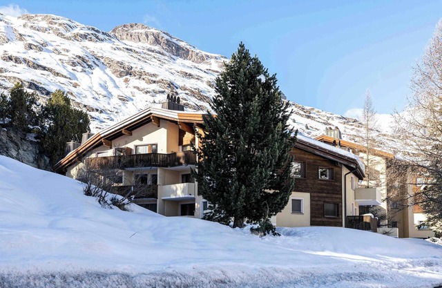 Chic Wellness Apartment and Balcony
