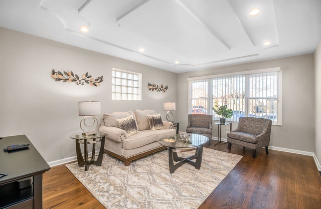 Chicago FHS Rental - Berwyn Ave
