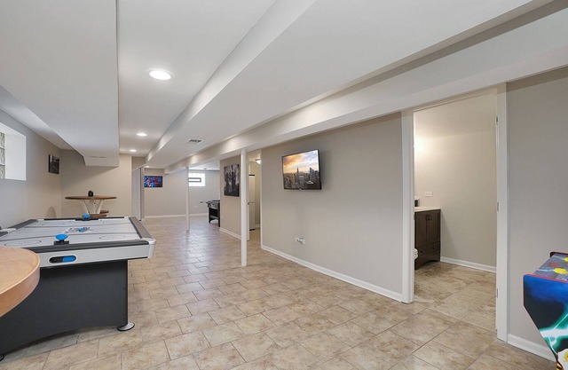 Chicago Rental - Narragansett