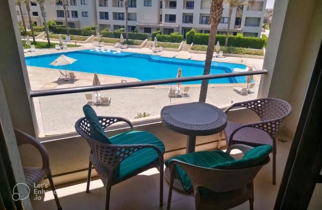 Chill at Salty Life, Pool & Balcony, Azha, Sokhna