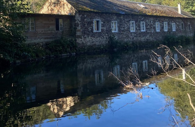 Chouette - spacious, stylish riverside cottage for up to 6 people