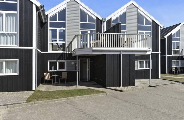 "Chris" - 750m from the sea by Interhome