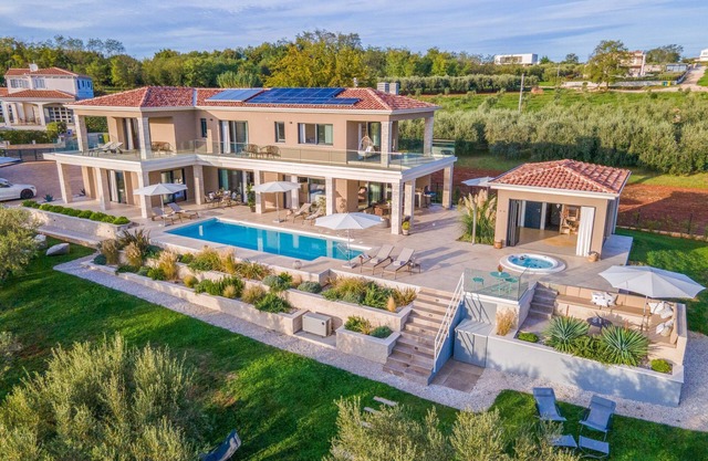 Christall by Interhome